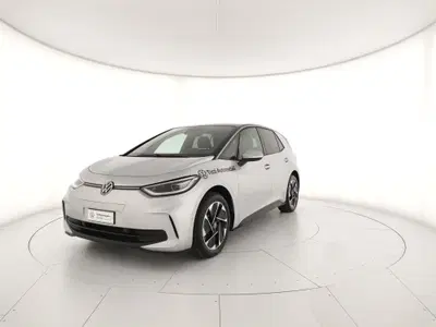 Volkswagen ID.3 Pro Performance Active nuova a Arezzo
