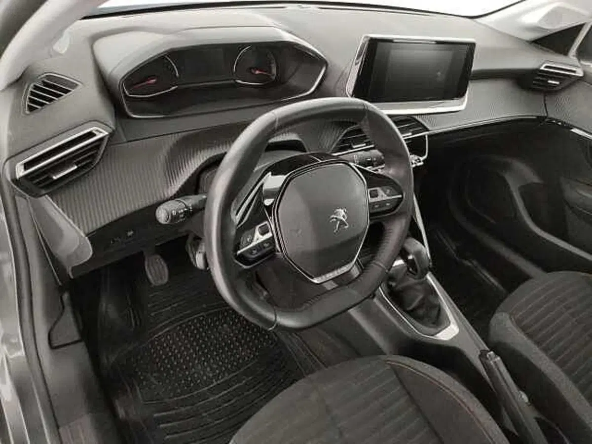 Peugeot 208 usata a Caserta (17)