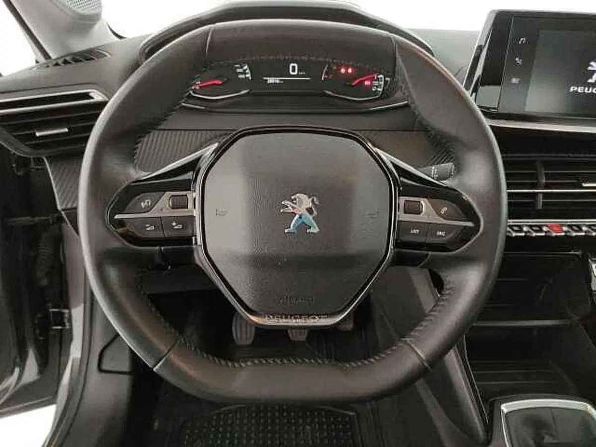 Peugeot 208 usata a Caserta (18)