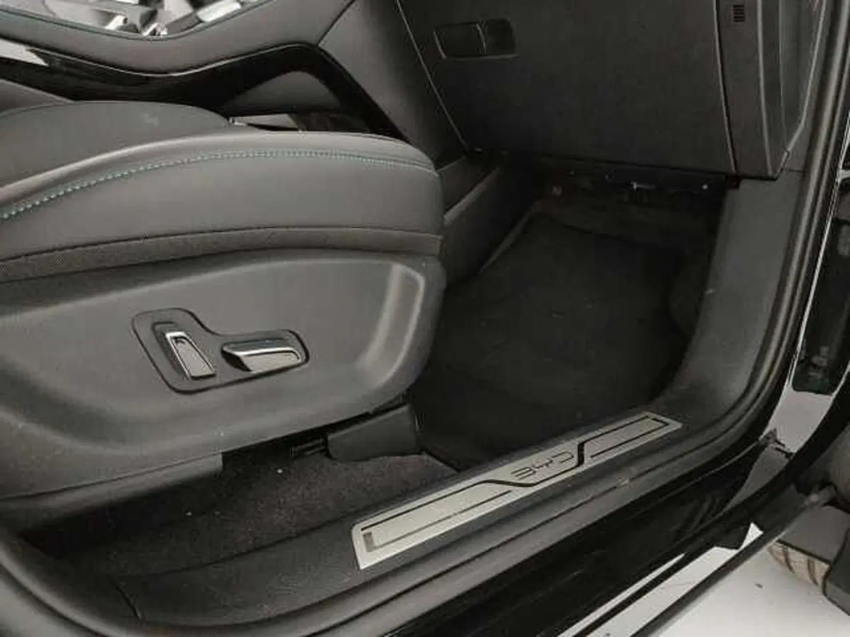 Byd Seal U DM-i usata a Caserta (16)