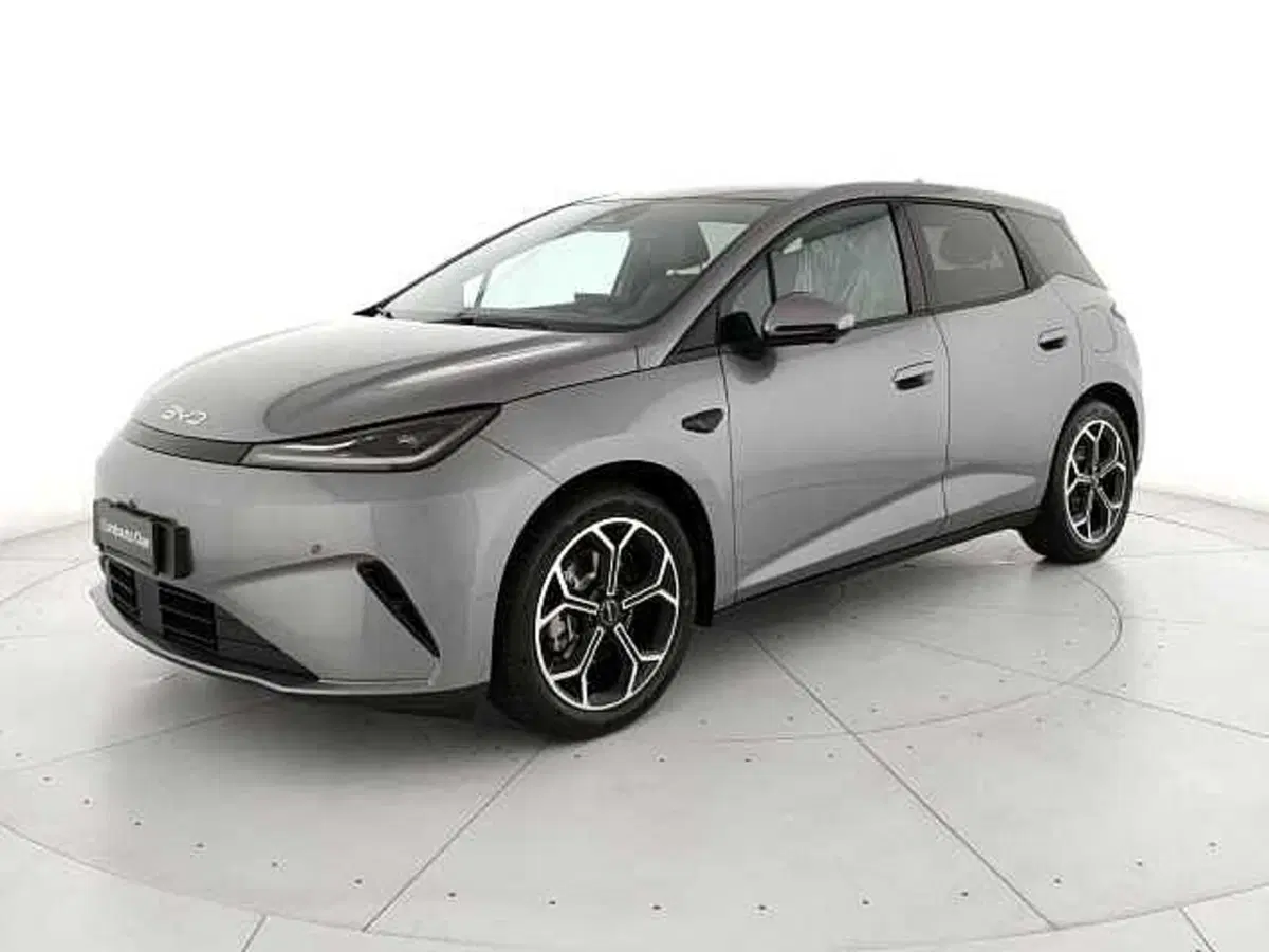 Byd Dolphin G DM-i nuova a Caserta
