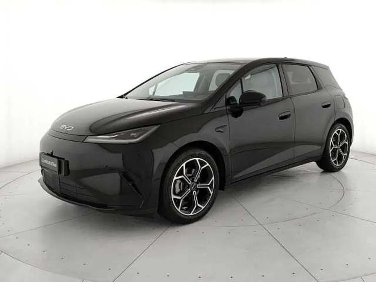 Byd Dolphin G DM-i nuova a Caserta