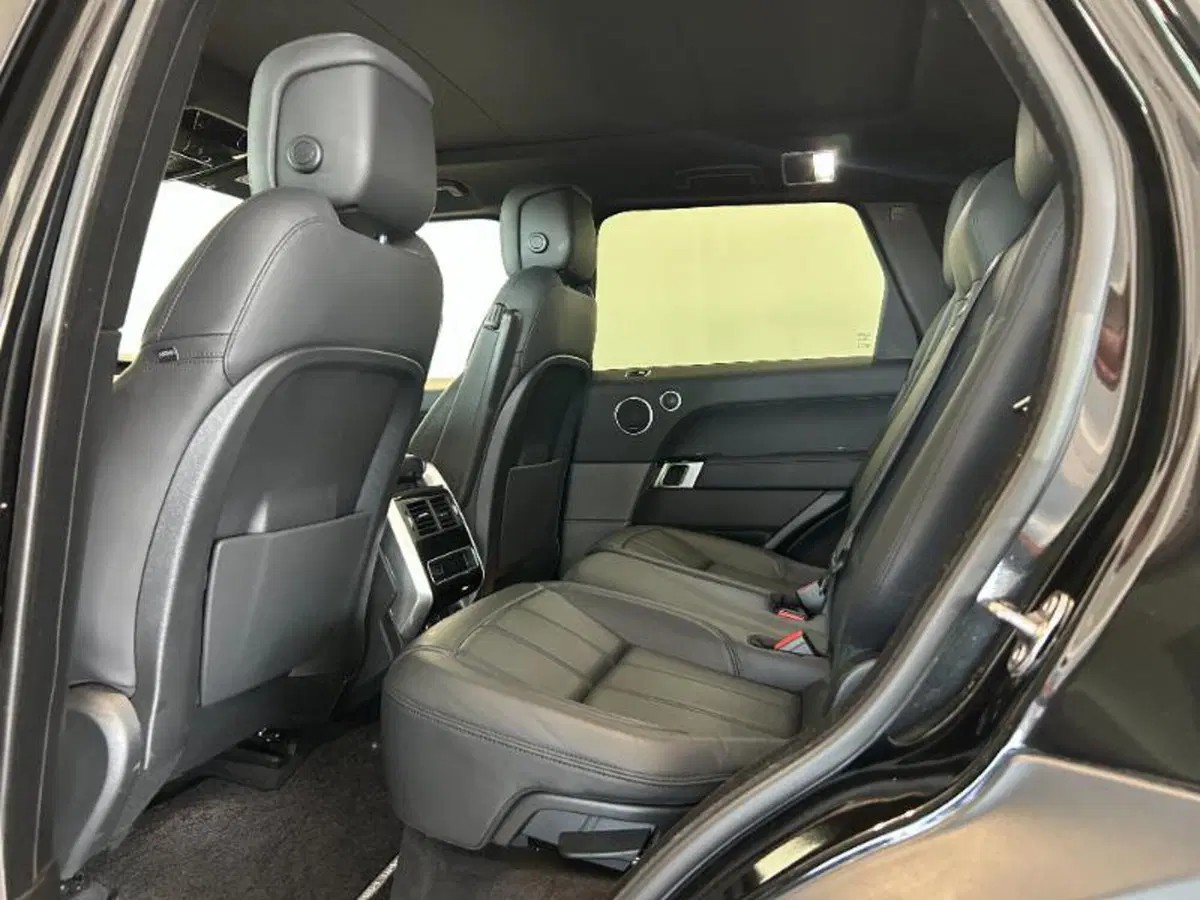 Land Rover Range Rover Sport usata a Venezia (14)