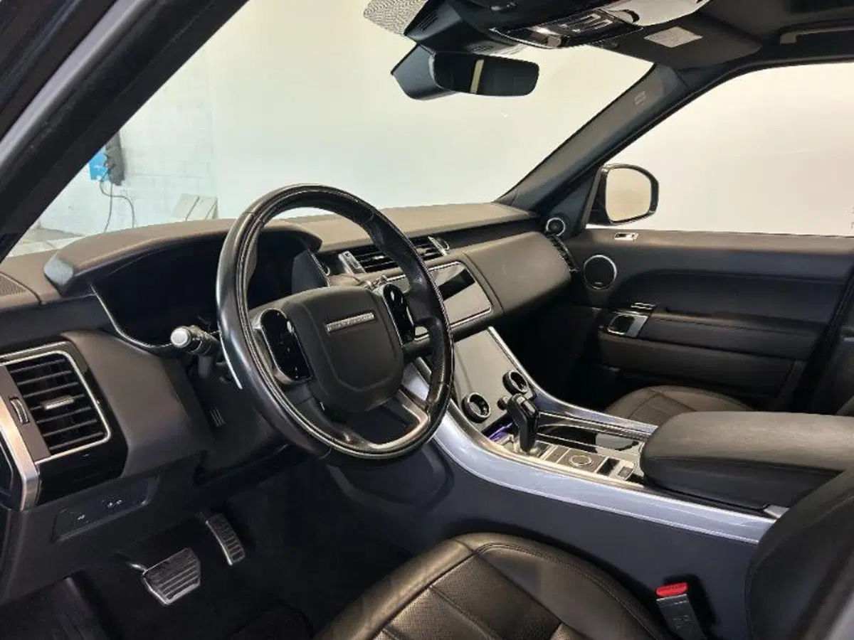 Land Rover Range Rover Sport usata a Venezia (15)