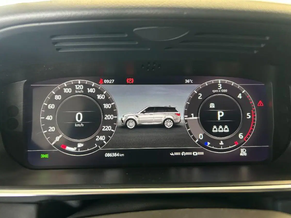 Land Rover Range Rover Sport usata a Venezia (18)