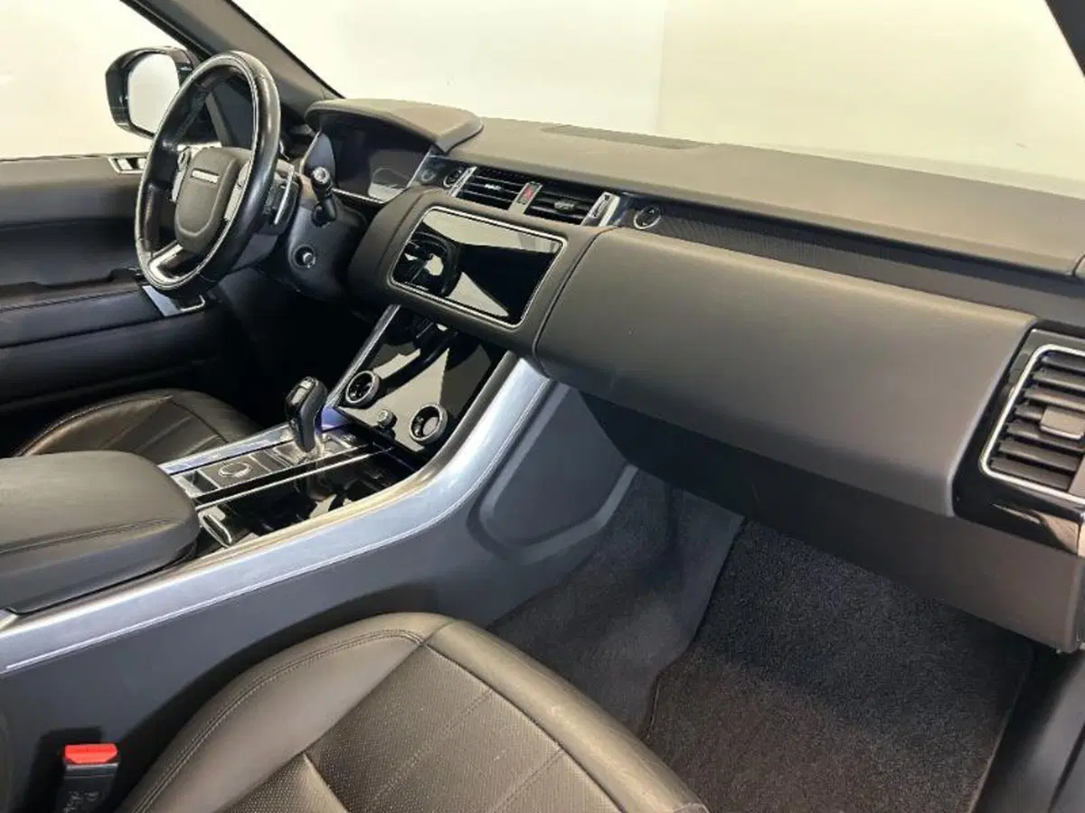 Land Rover Range Rover Sport usata a Venezia (9)