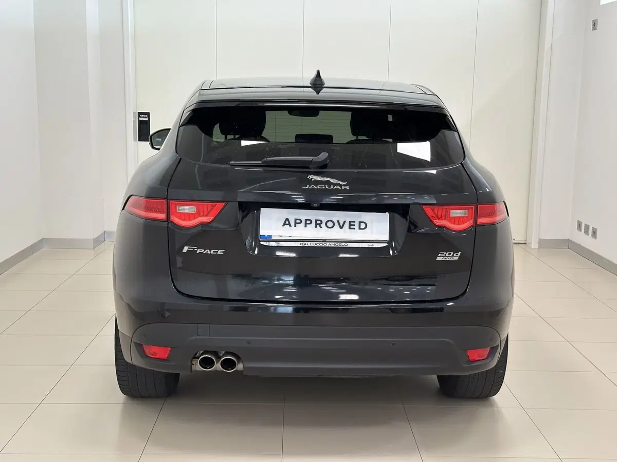 Jaguar F-Pace usata a Lodi (7)