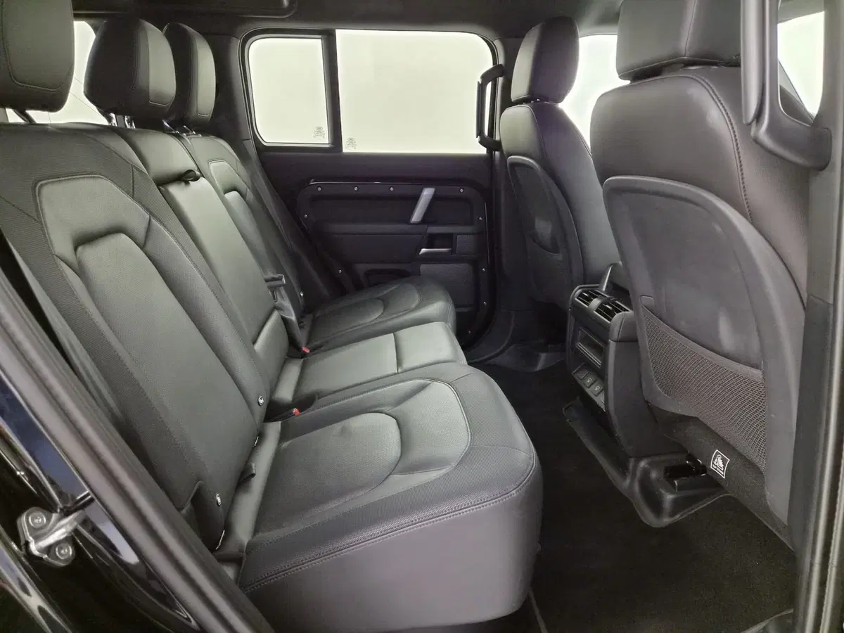 Land Rover Defender usata a Bergamo (5)