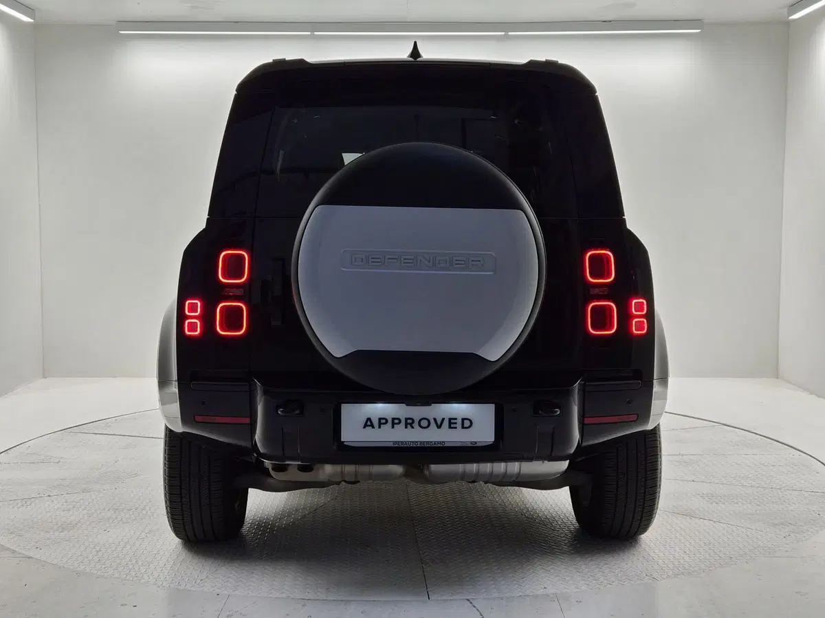 Land Rover Defender usata a Bergamo (7)