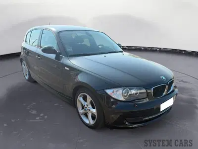 BMW Serie 1 118i cat 5 porte Futura del 2009 usata a Seveso