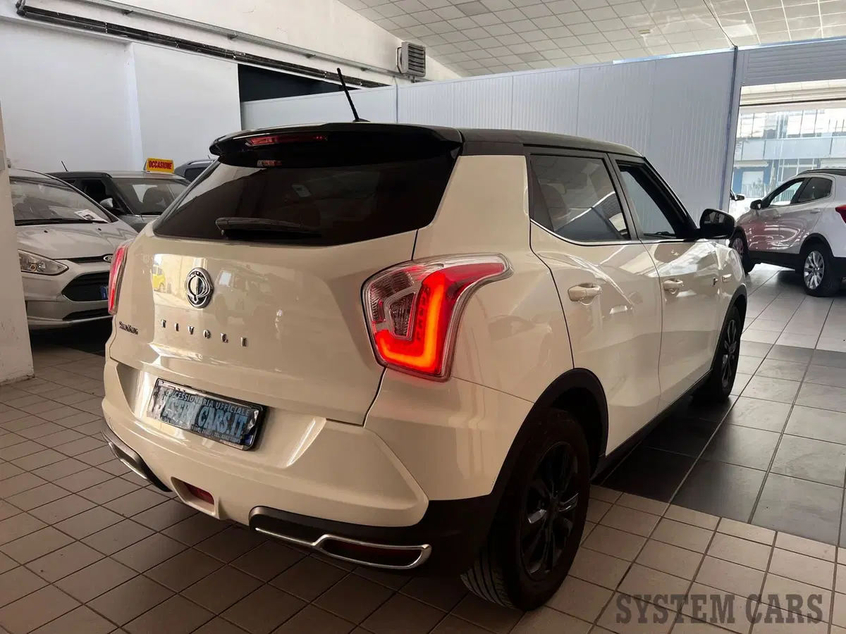 Ssangyong Tivoli usata a Monza e Brianza (7)
