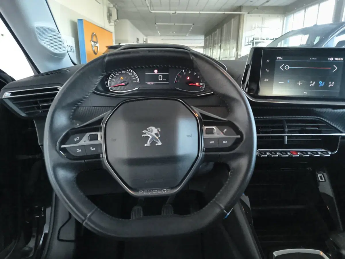 Peugeot 208 usata a Padova (11)