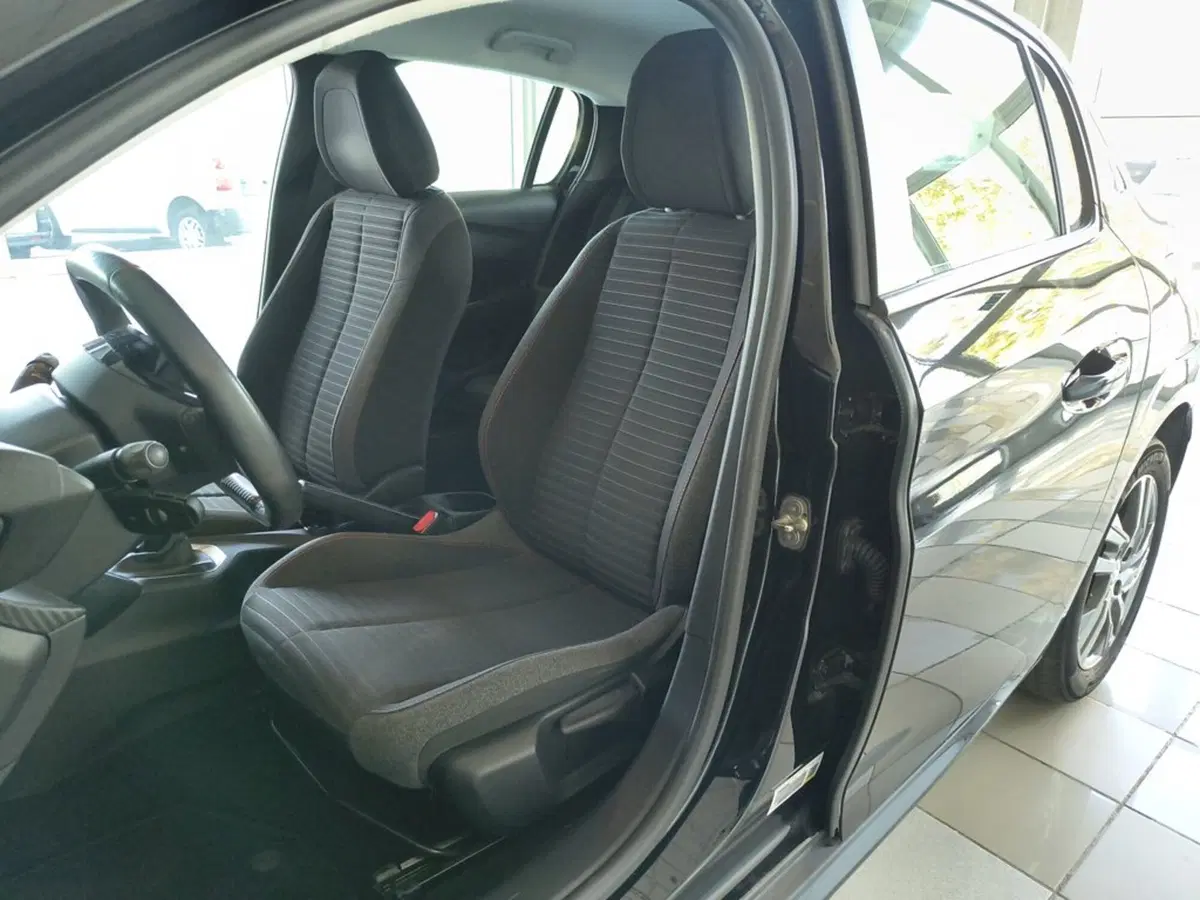 Peugeot 208 usata a Padova (12)