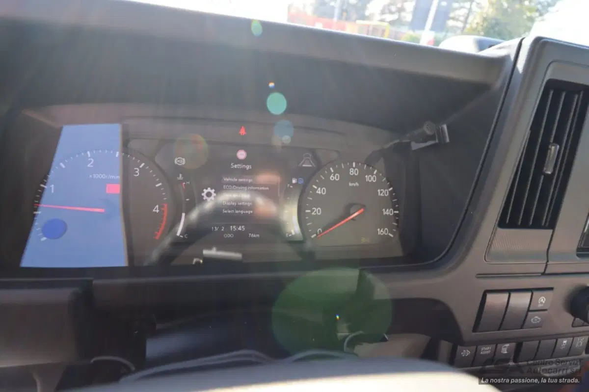 Isuzu M27 nuova a Bologna (11)