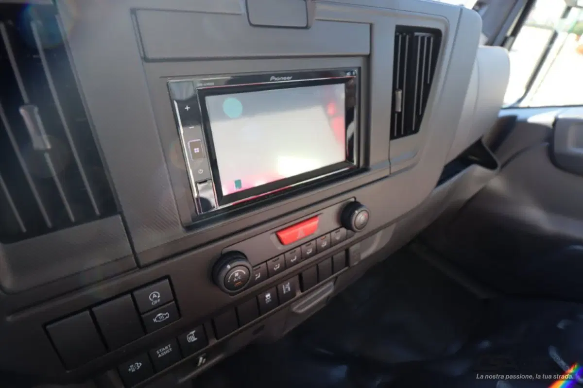 Isuzu M27 nuova a Bologna (12)