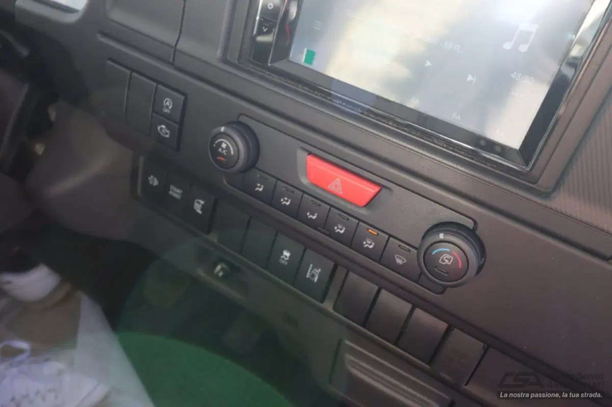 Isuzu M27 nuova a Bologna (15)