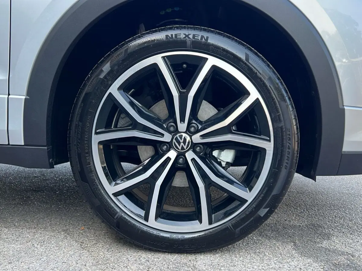 Volkswagen T-Cross nuova a Siena (9)