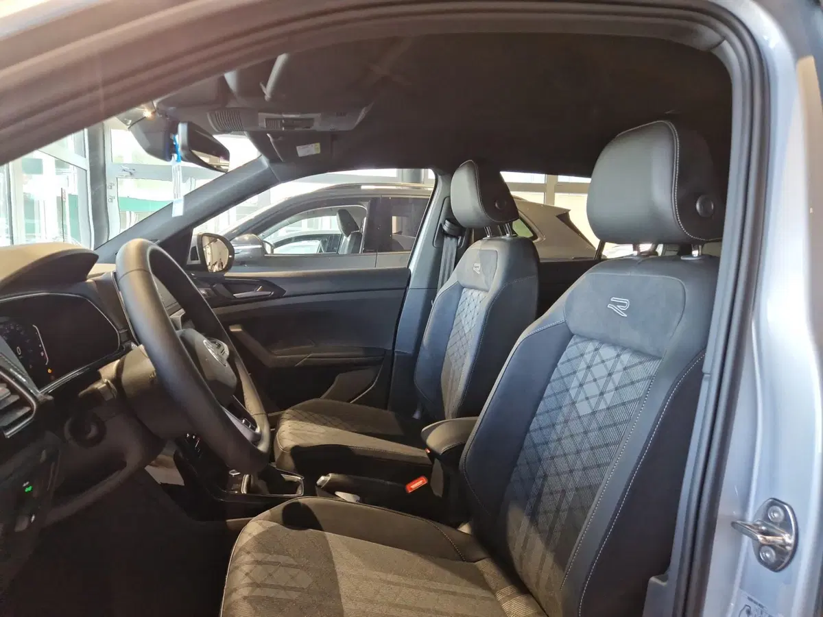 Volkswagen T-Cross nuova a Siena (11)