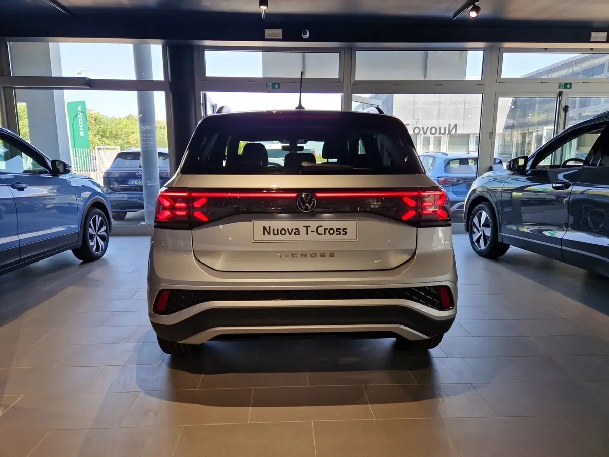 Volkswagen T-Cross nuova a Siena (4)