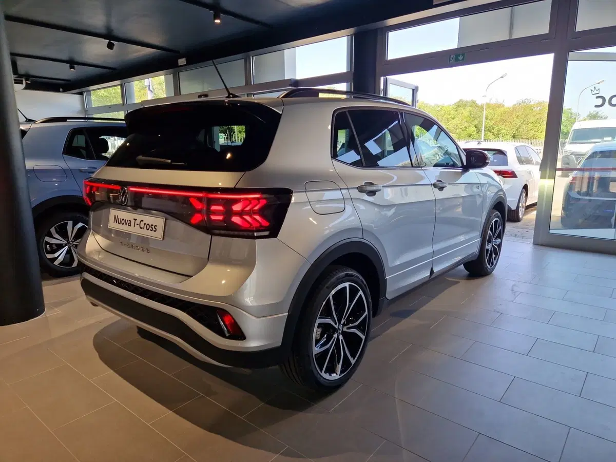Volkswagen T-Cross nuova a Siena (5)