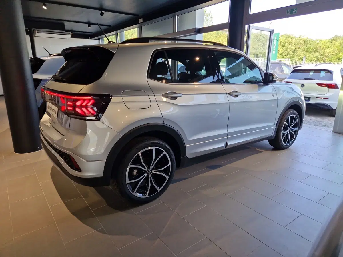 Volkswagen T-Cross nuova a Siena (6)