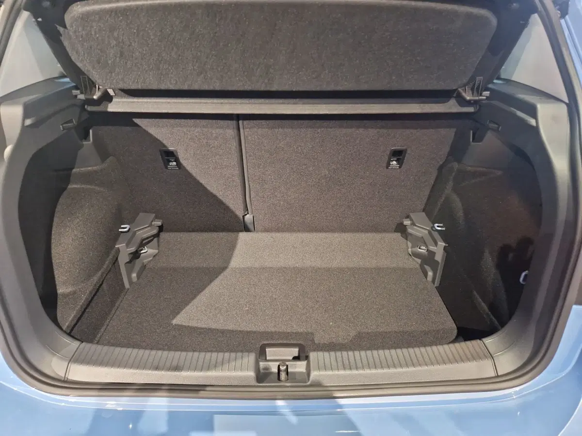 Volkswagen T-Cross nuova a Siena (13)