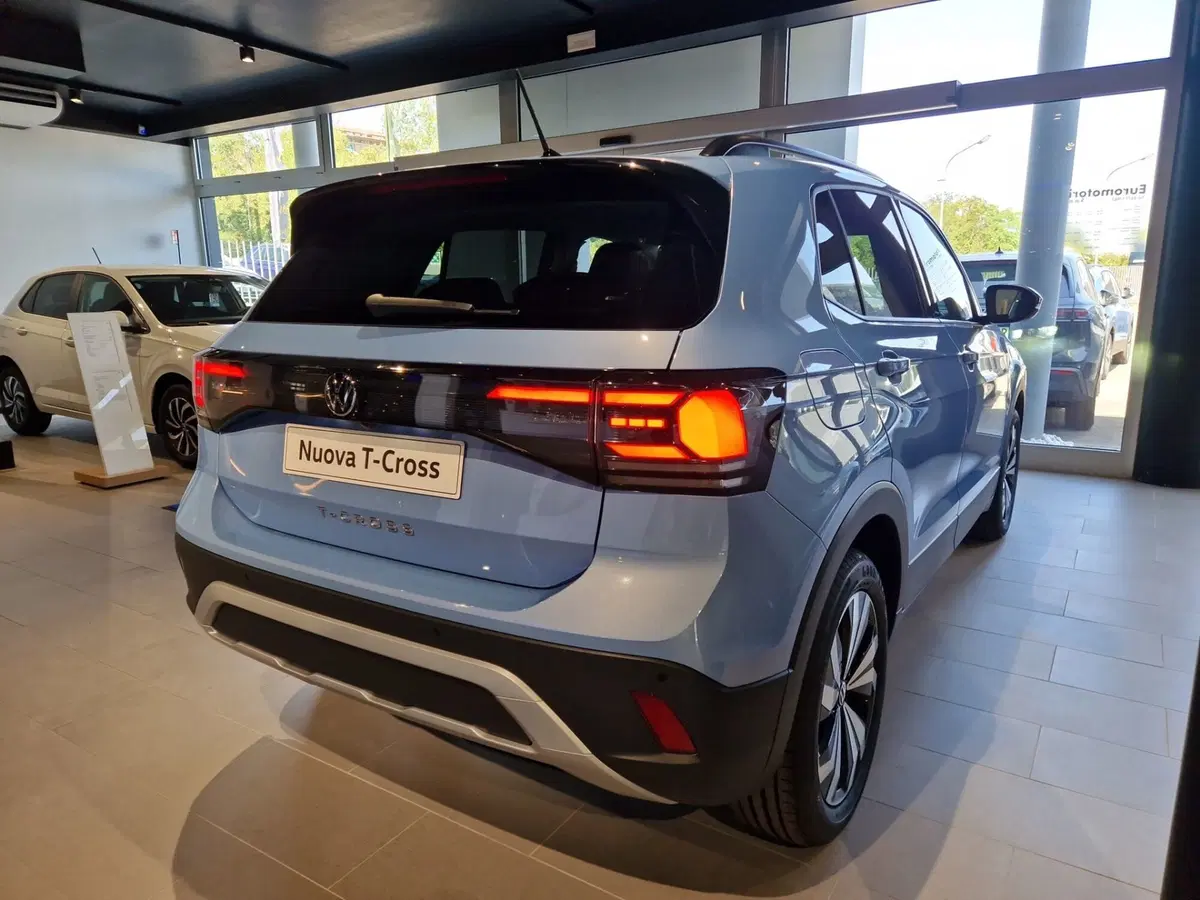 Volkswagen T-Cross nuova a Siena (5)