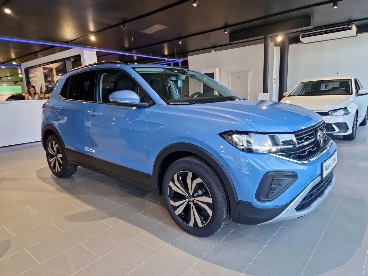 Volkswagen T-Cross nuova a Siena (7)