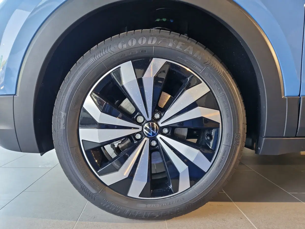 Volkswagen T-Cross nuova a Siena (9)
