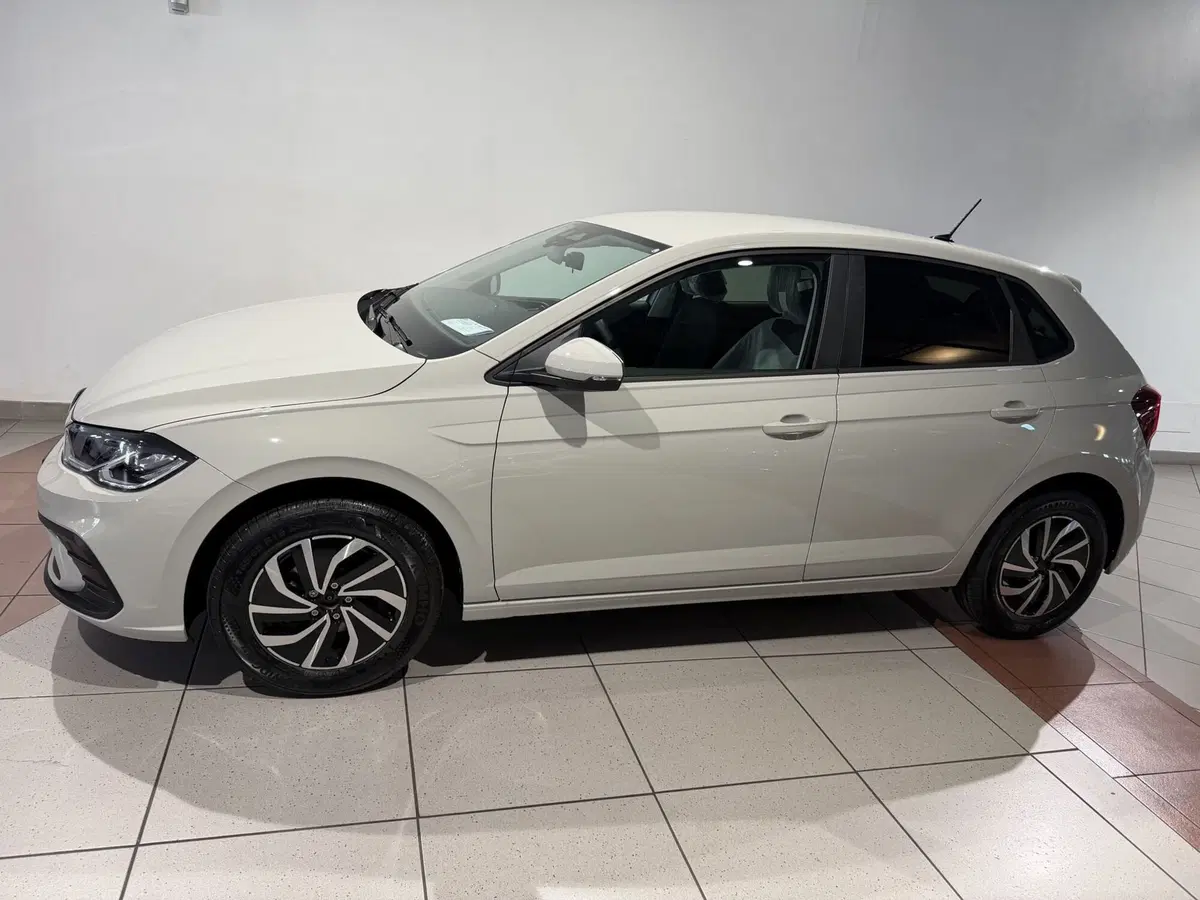 Volkswagen Polo nuova a Genova (2)