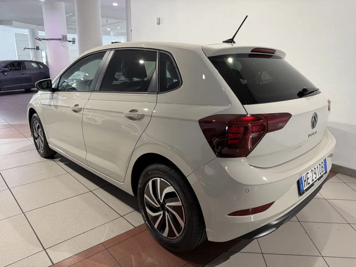 Volkswagen Polo nuova a Genova (3)