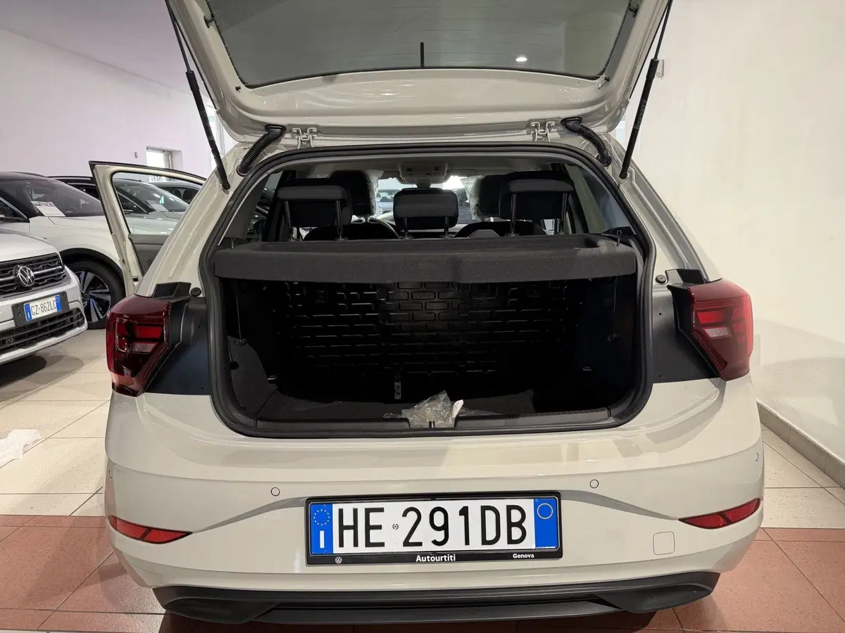 Volkswagen Polo nuova a Genova (9)