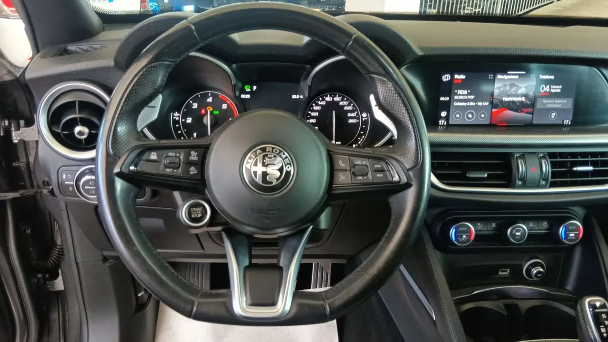 Alfa Romeo Stelvio usata a Terni (11)