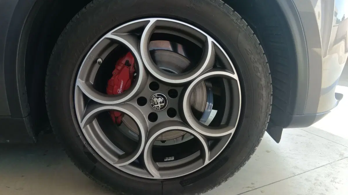 Alfa Romeo Stelvio usata a Terni (15)