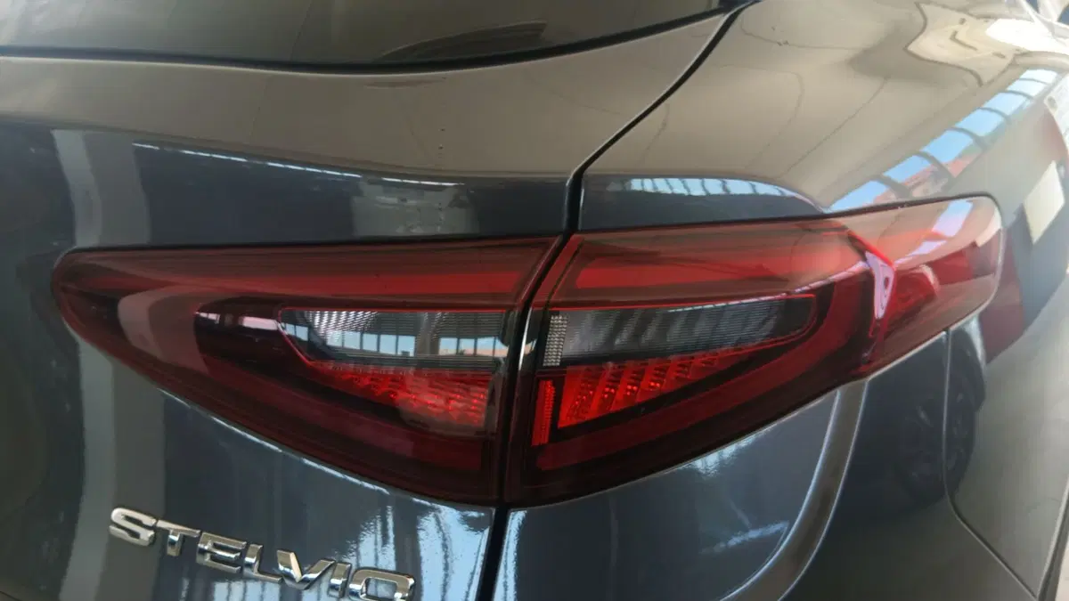 Alfa Romeo Stelvio usata a Terni (18)