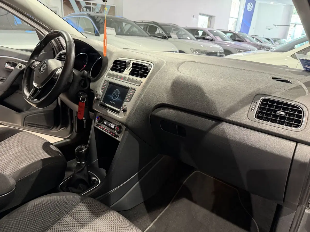Volkswagen Polo usata a Genova (10)