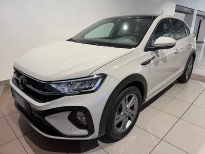 Volkswagen Taigo 1.0 TSI 110 CV DSG R-Line del 2023 usata a Genova