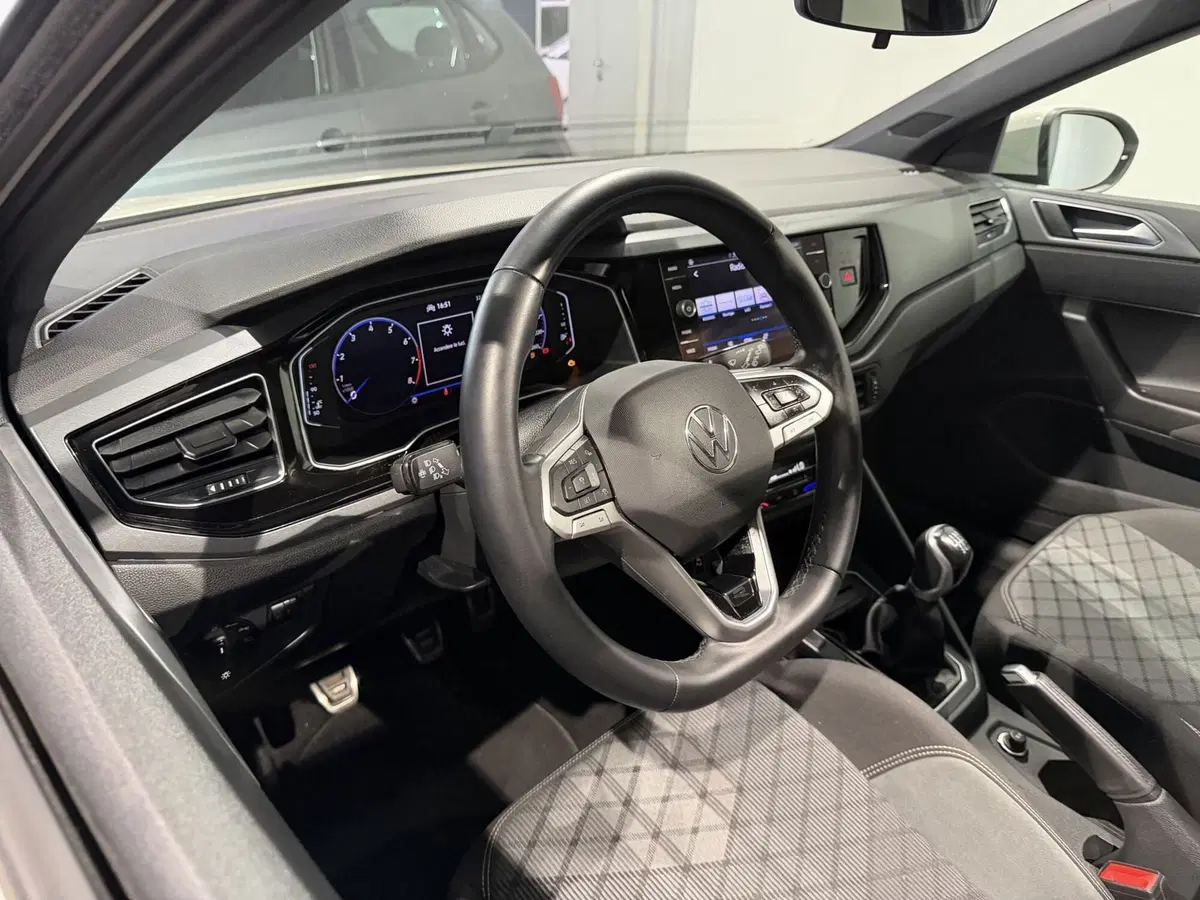 Volkswagen Taigo usata a Genova (10)