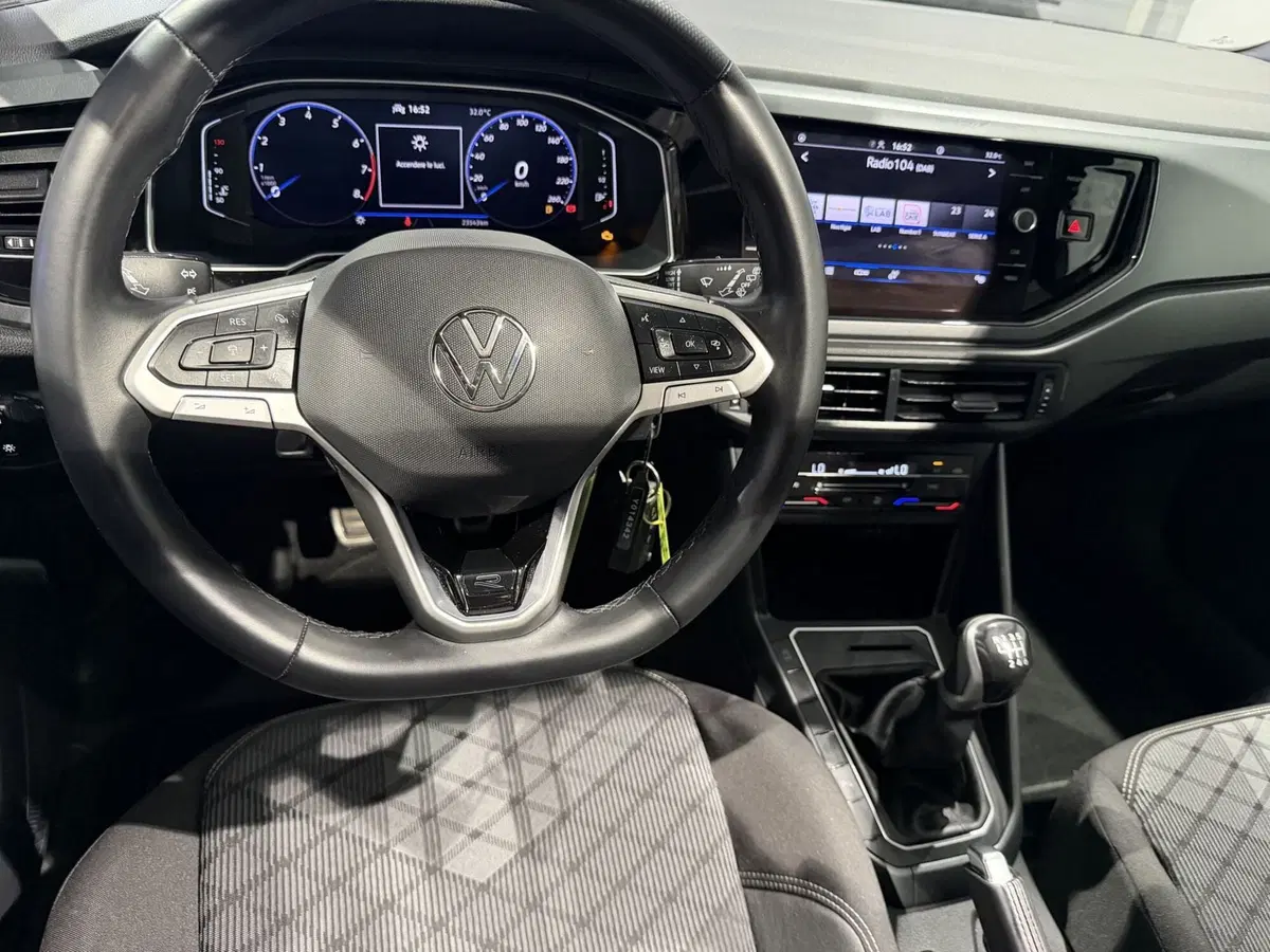 Volkswagen Taigo usata a Genova (13)