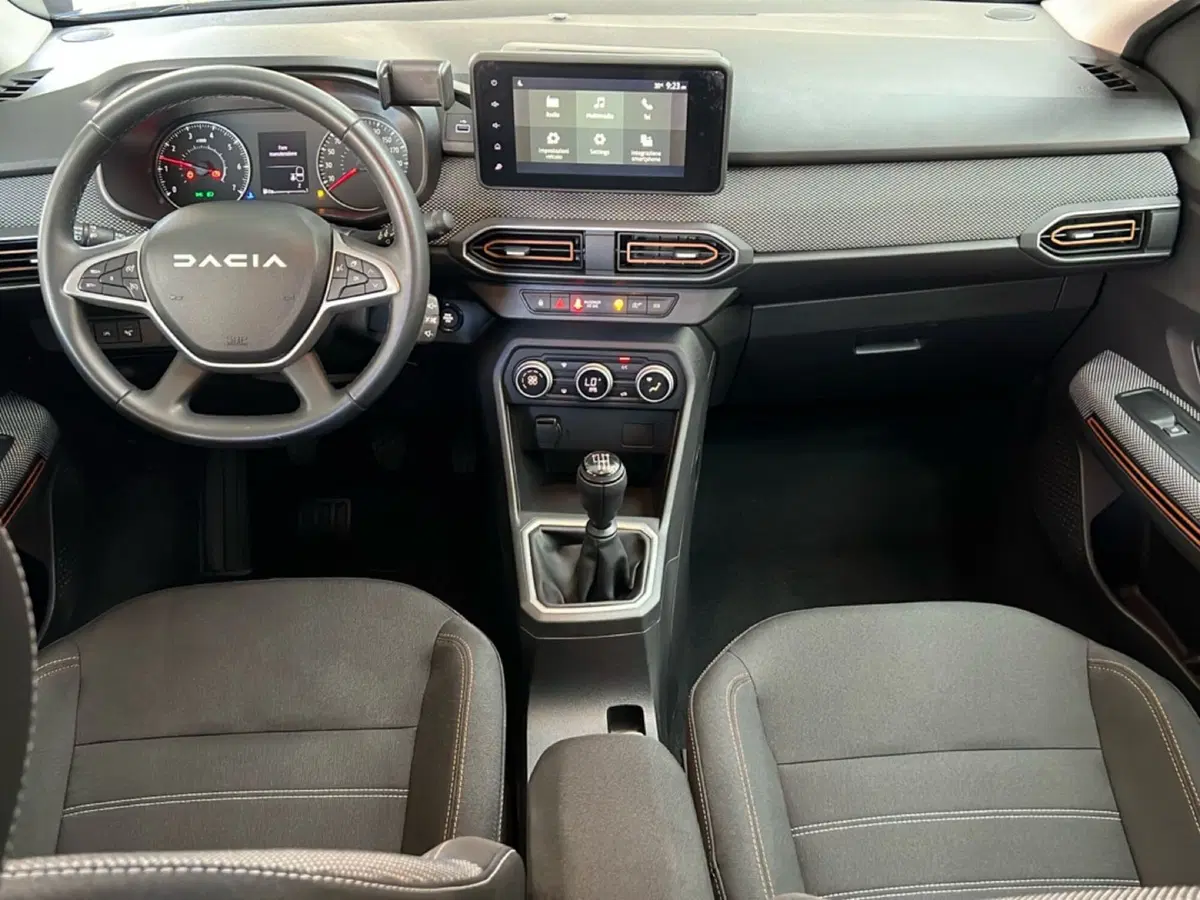 Dacia Sandero usata a Roma (11)