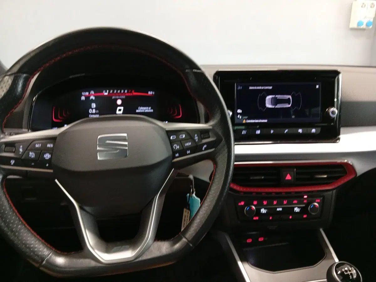 SEAT Arona usata a Varese (11)