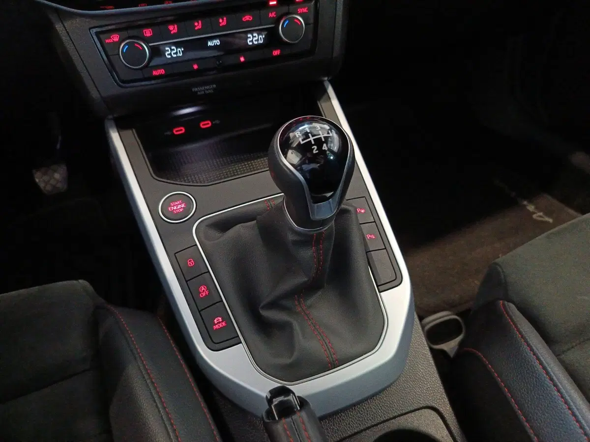 SEAT Arona usata a Varese (15)