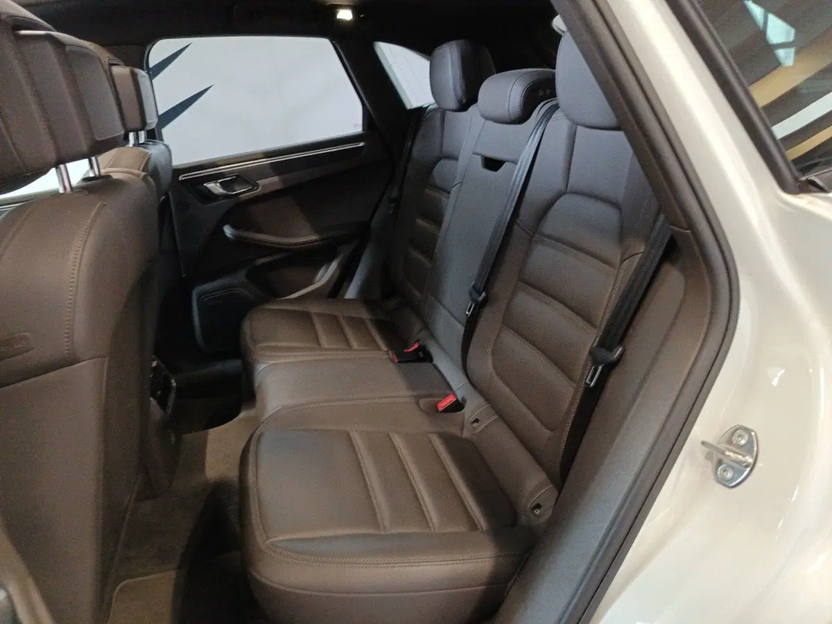 Porsche Macan usata a Varese (9)