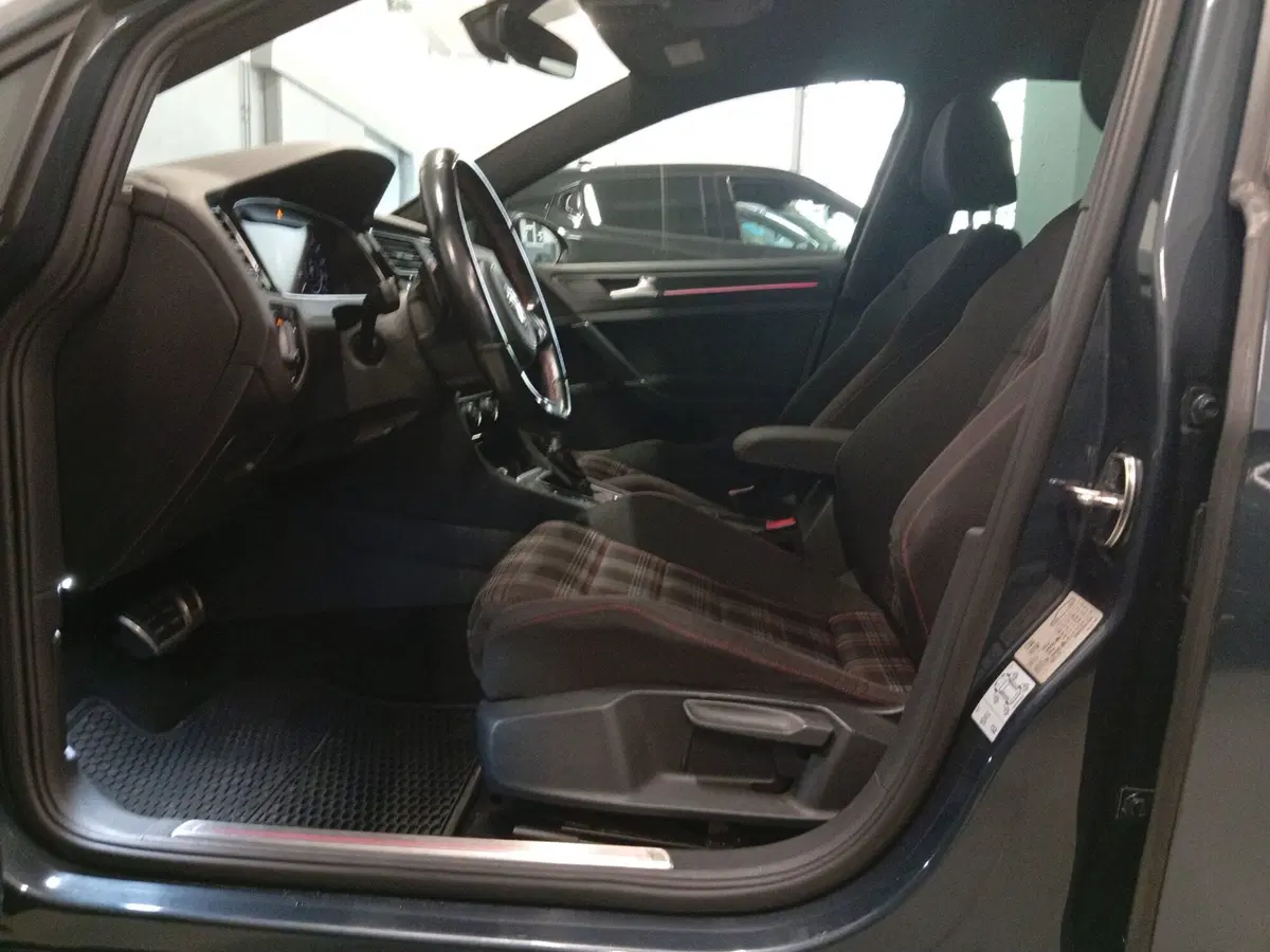 Volkswagen Golf usata a Varese (8)