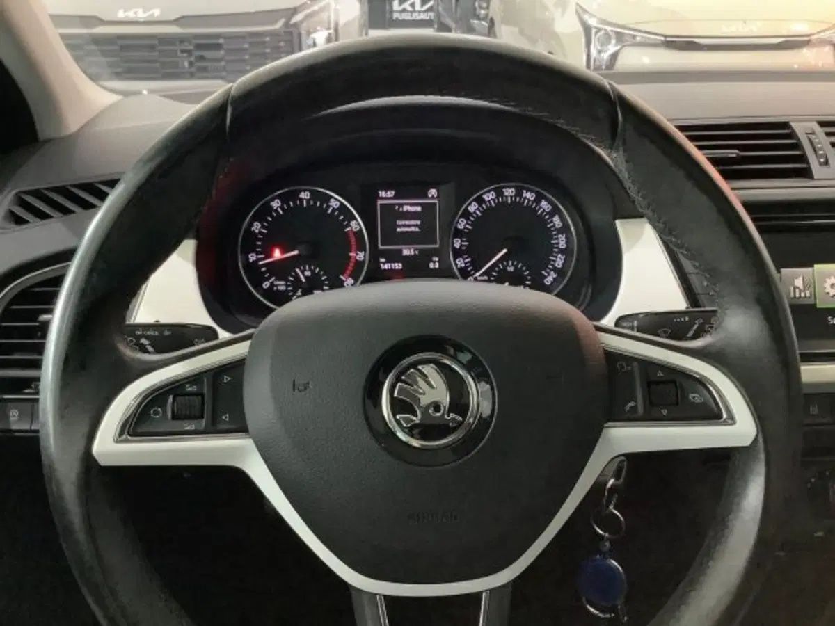 Skoda Fabia usata a Catania (17)