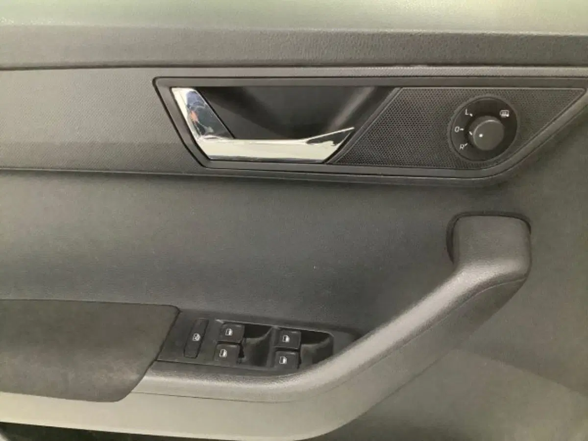 Skoda Fabia usata a Catania (20)