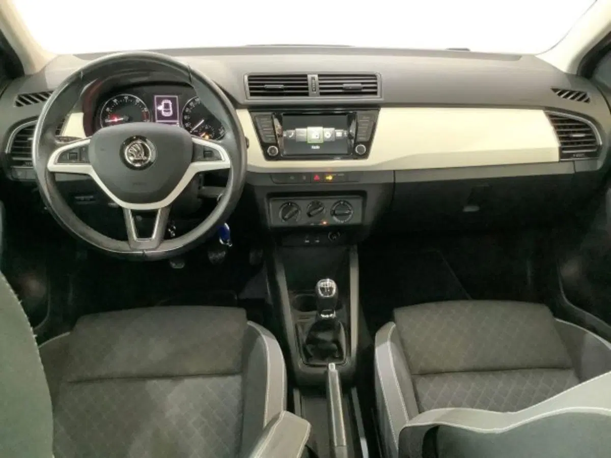 Skoda Fabia usata a Catania (7)
