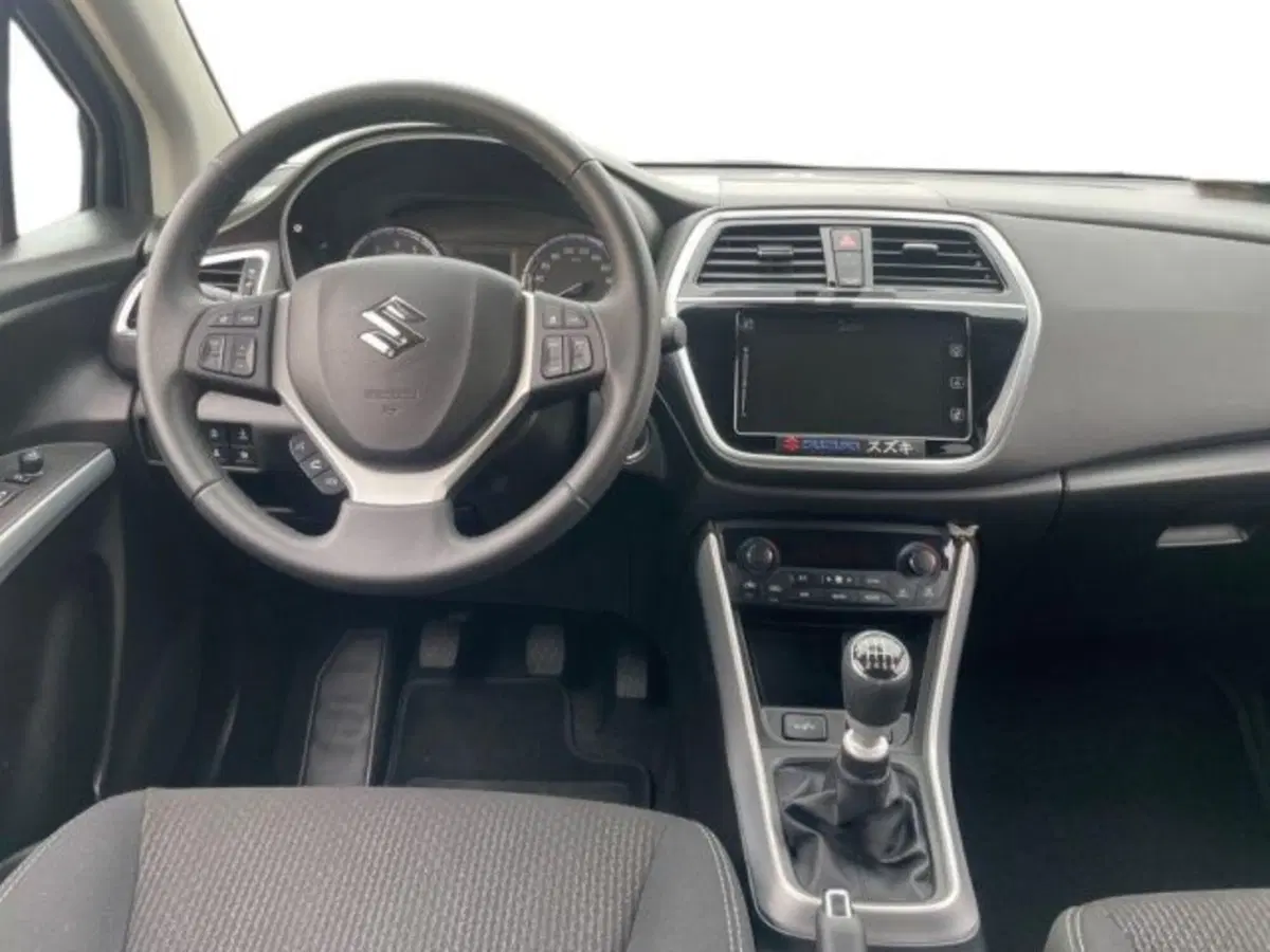 Suzuki S-Cross usata a Vercelli (7)