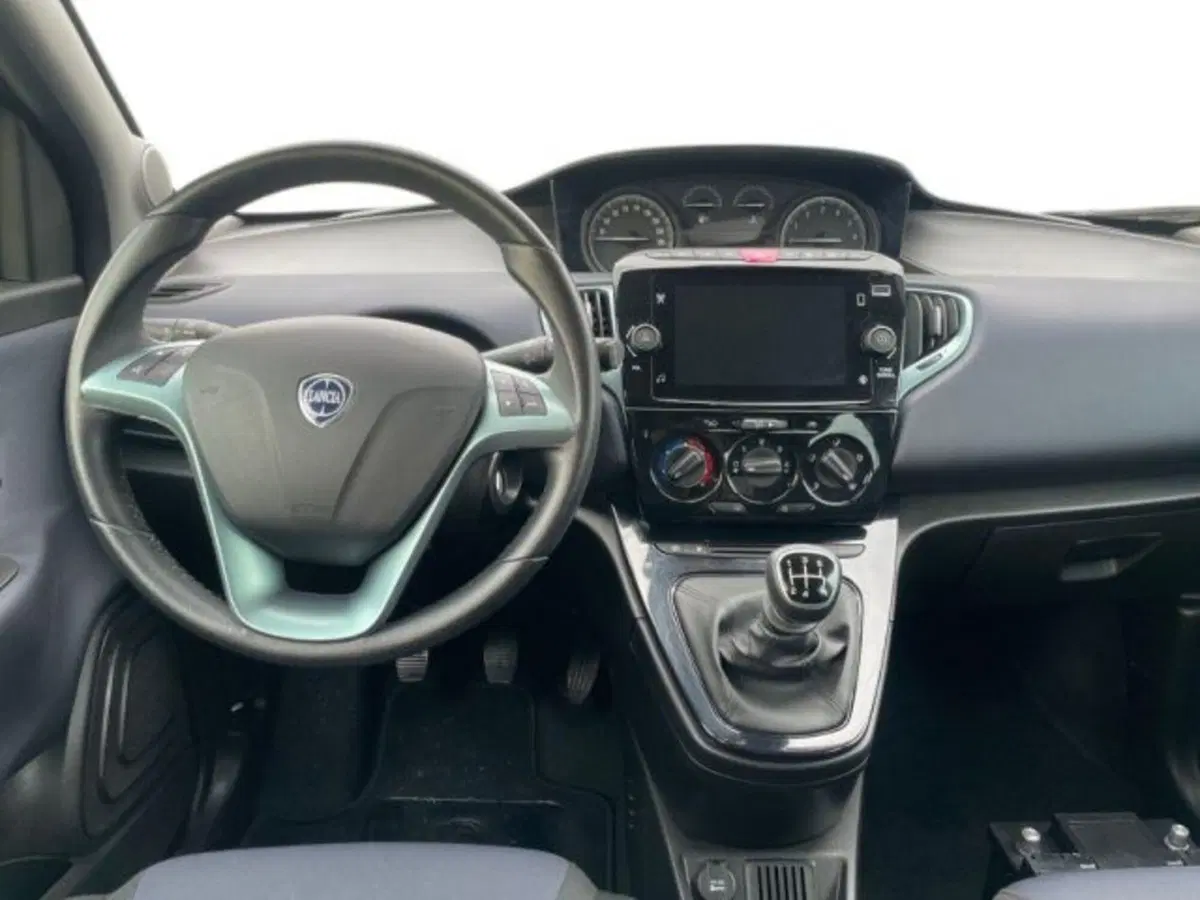 Lancia Ypsilon usata a Vercelli (7)