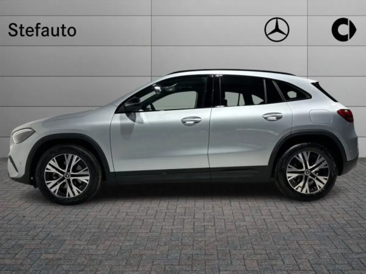 Mercedes-Benz GLA SUV nuova a Bologna (3)
